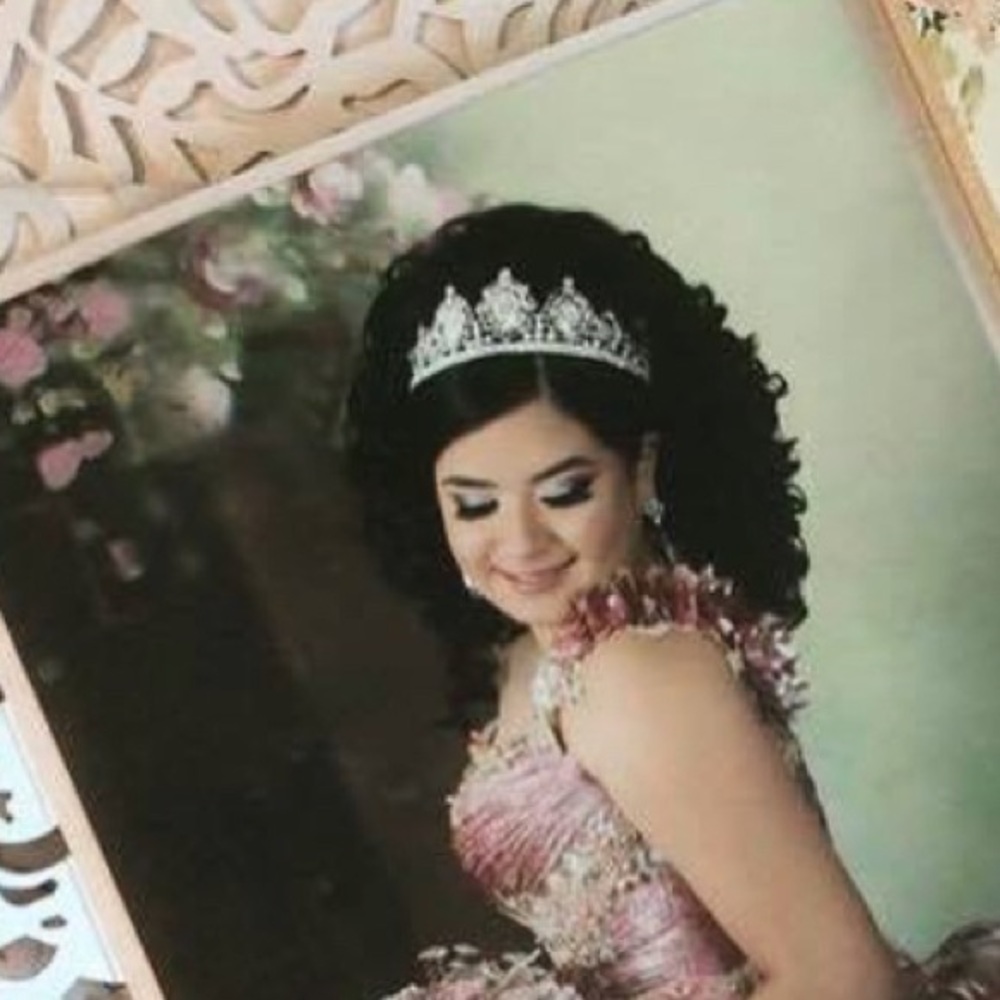 Meet your Posher, Little bit of everything